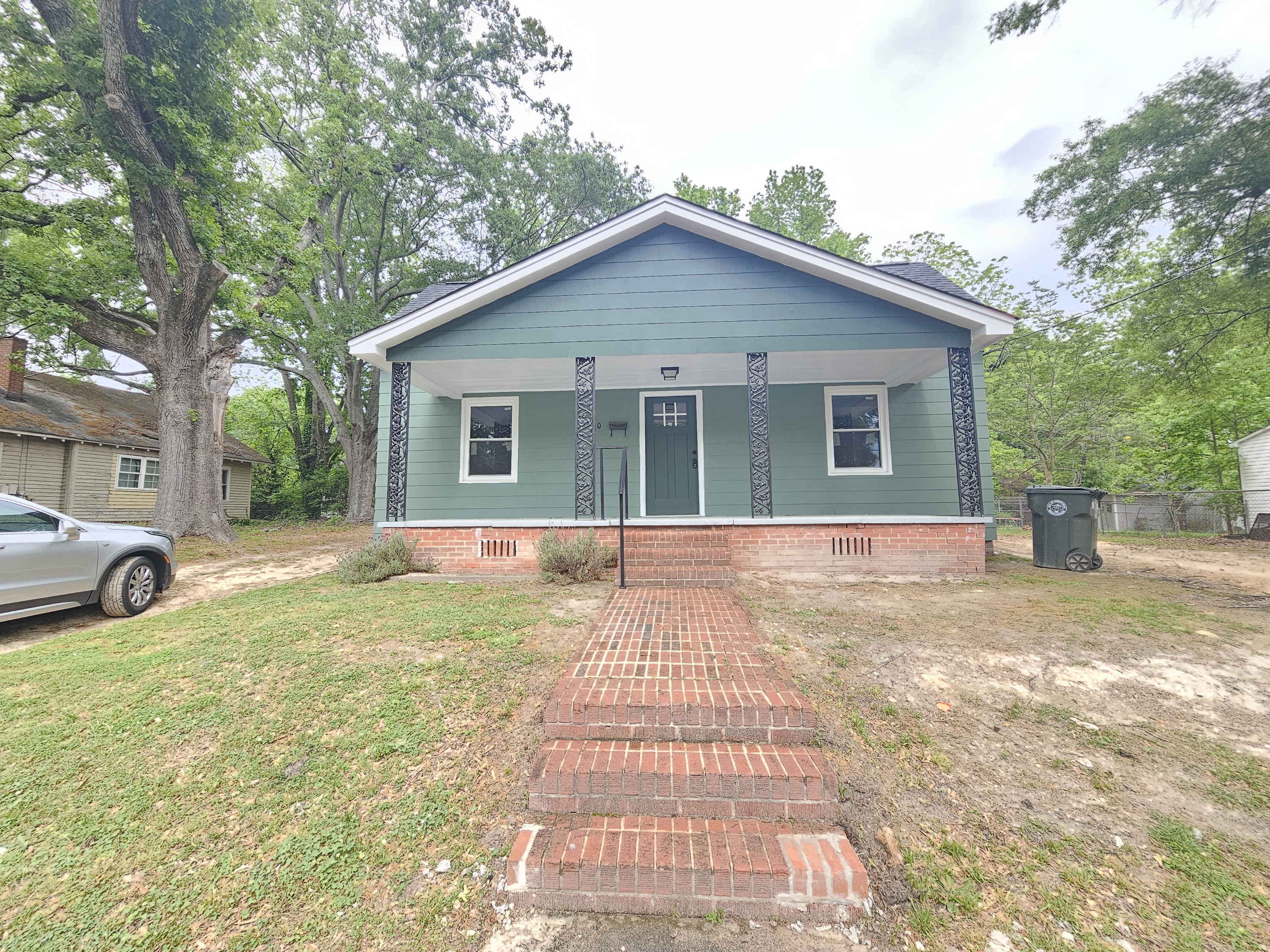 110 Whitesides St