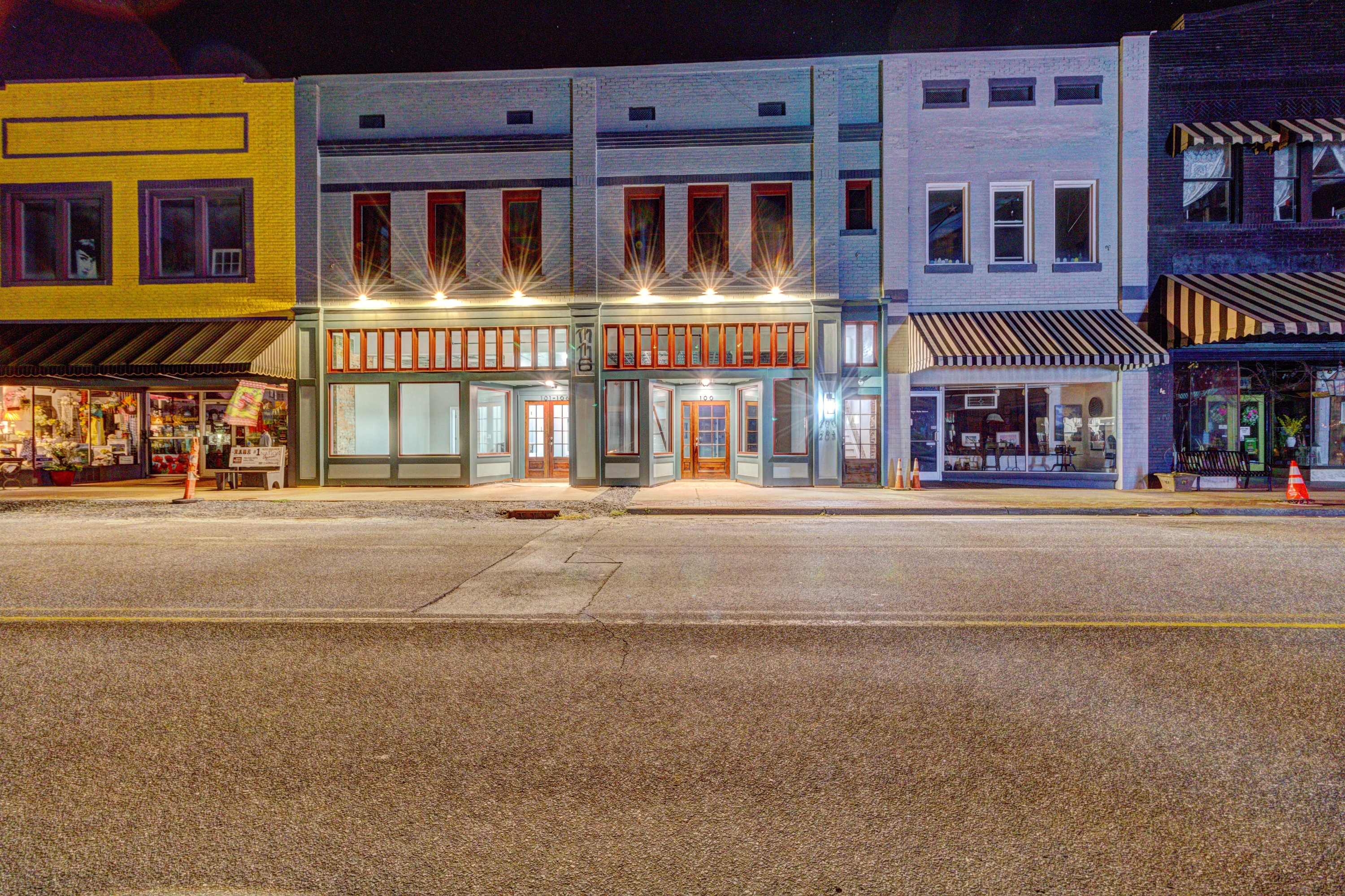 116 E Main St
